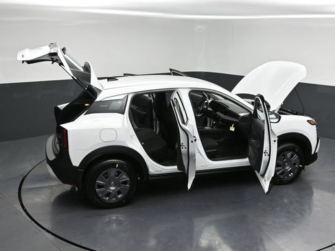 New 2026 Nissan Kicks S image 29