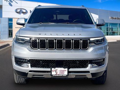 Used 2022 Jeep Wagoneer Series III w/ Premium Group I AWD/4WD image 3