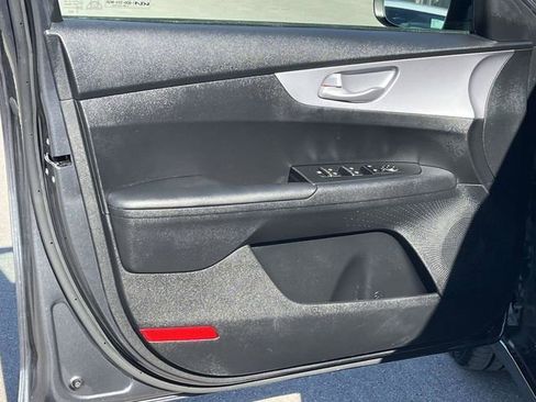 Used 2022 Kia Forte LXS image 14