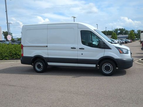 Used 2017 Ford Transit 150 image 9