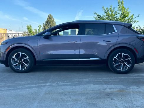 Used 2024 Chevrolet Equinox EV LT image 5