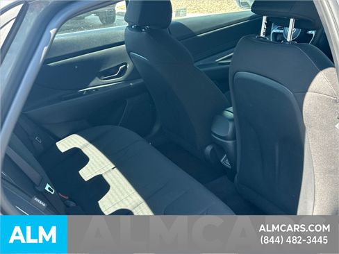 Used 2025 Hyundai Elantra Sport image 36