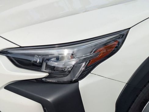 Used 2025 Subaru Outback Premium image 11