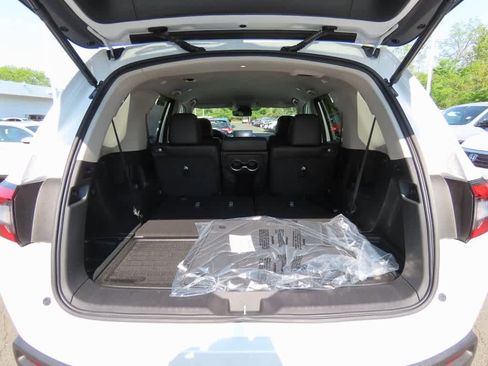 New 2025 Honda Pilot EX-L image 10