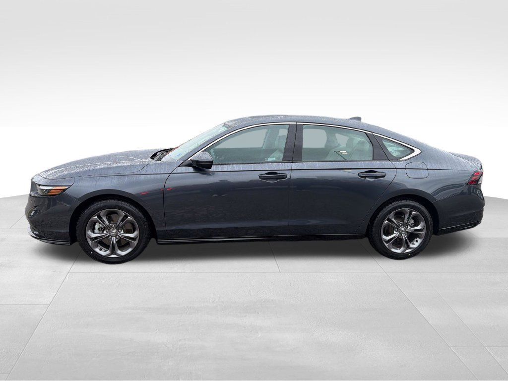 Used 2023 Honda Accord EX-L image 3