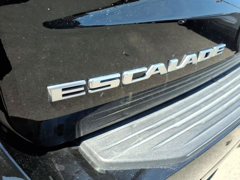 Certified 2026 Cadillac Escalade Platinum Luxury w/ LPO, Floor Liner Package AWD/4WD image 11