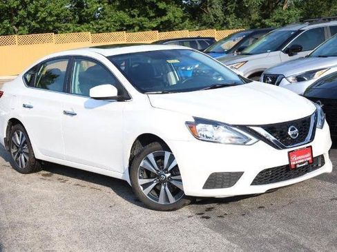 Used 2019 Nissan Sentra SV w/ Special Edition Package FWD image 2