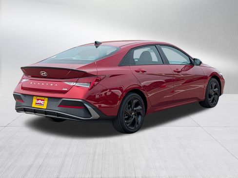 New 2026 Hyundai Elantra SEL FWD image 4