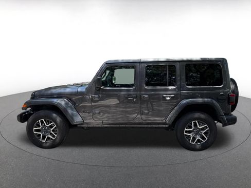 Used 2025 Jeep Wrangler Unlimited Sahara AWD/4WD image 7