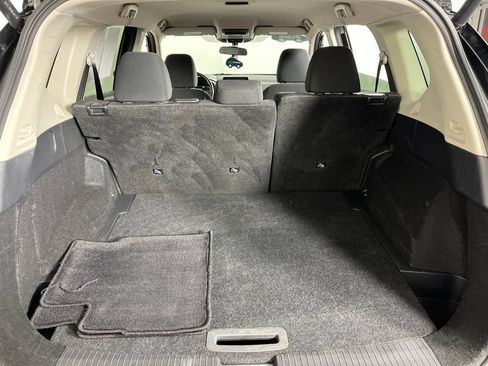 Used 2025 Nissan Rogue SV FWD image 10