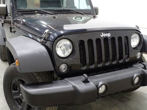 Used 2018 Jeep Wrangler Unlimited Sport image 33