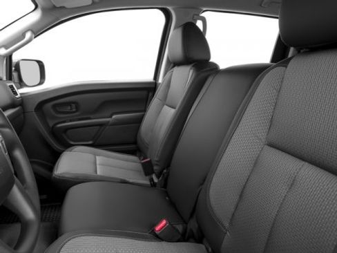 Used 2017 Nissan Titan S image 12