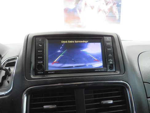 Used 2019 Dodge Grand Caravan SE image 20