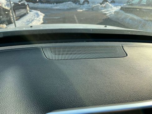 Used 2025 Jeep Compass Limited image 17