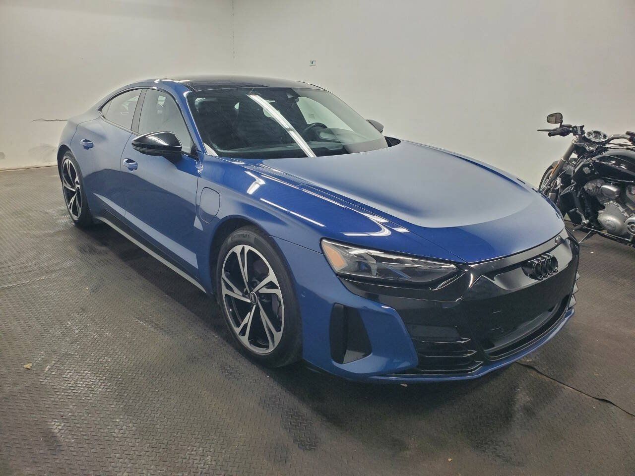 Used 2022 Audi e-tron GT Prestige AWD/4WD image 3
