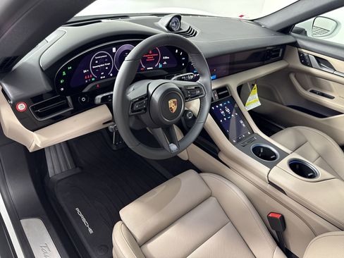 Used 2025 Porsche Taycan 4 Cross Turismo image 4