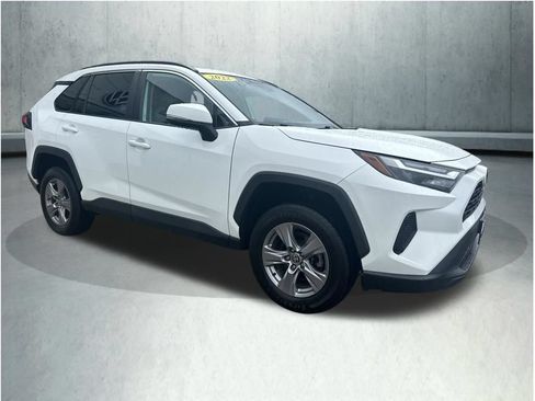 Used 2022 Toyota RAV4 XLE w/ Convenience Package AWD/4WD image 8