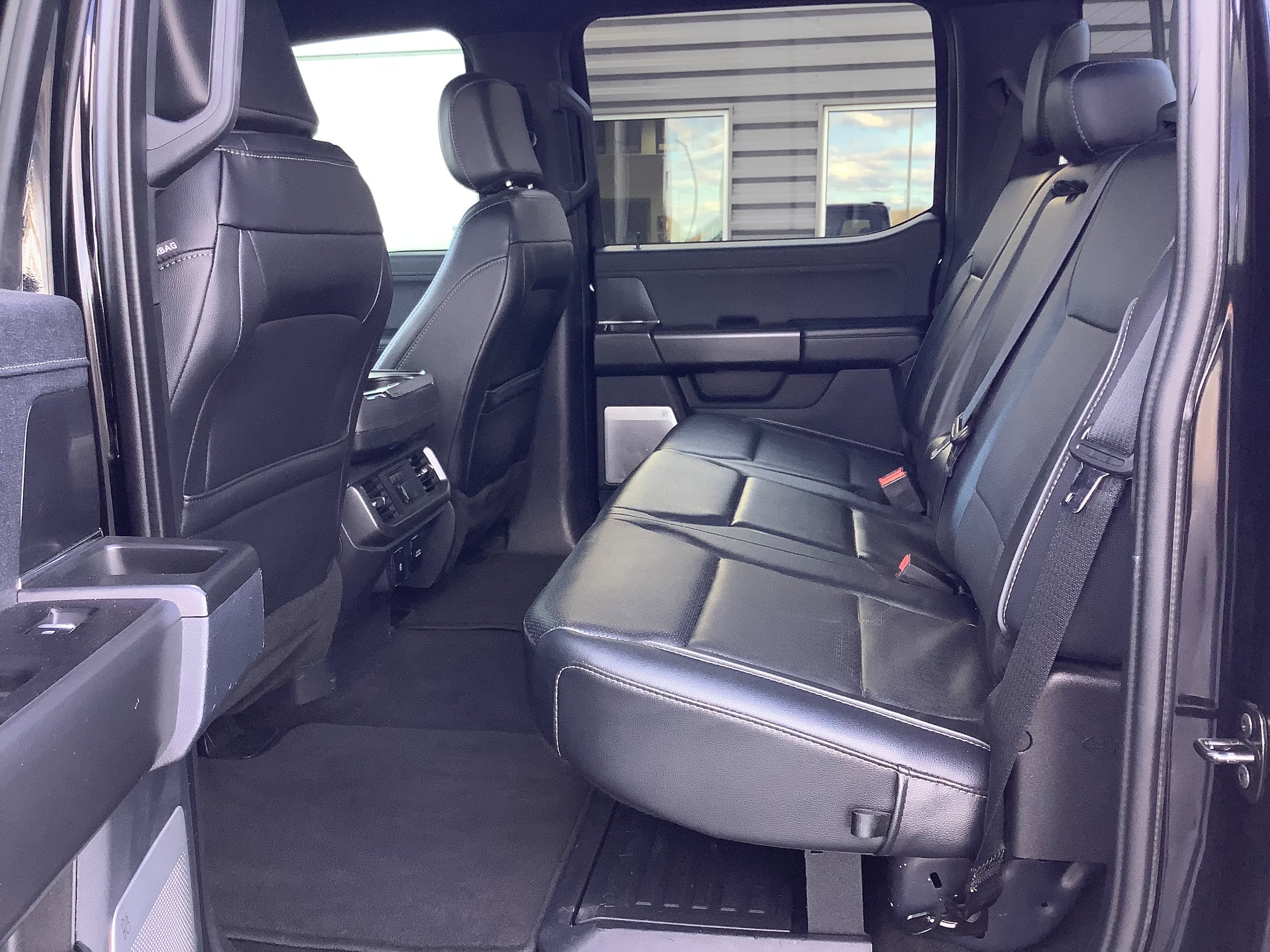 Used 2024 Ford F150 Lariat w/ Equipment Group 502A High AWD/4WD image 16