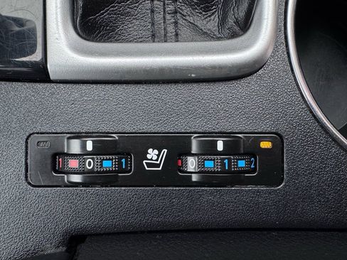 Used 2019 Toyota Highlander Limited Platinum image 27