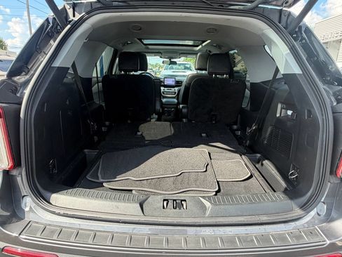 Used 2022 Ford Explorer XLT w/ Equipment Group 202A AWD/4WD image 39