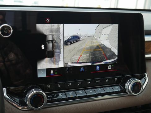 Used 2023 GMC Canyon Denali w/ Denali Black Edition image 6