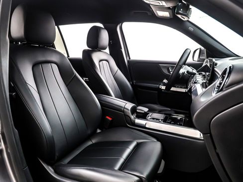 Used 2022 Mercedes-Benz GLB 250 image 8