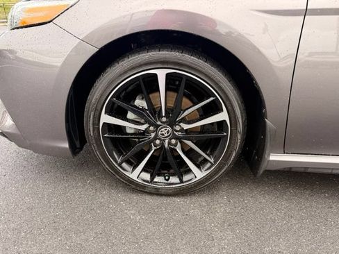 Used 2020 Toyota Camry XSE FWD image 9