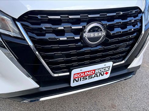 Certified 2024 Nissan Kicks SV image 29