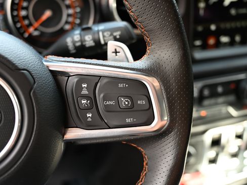 Used 2023 Jeep Wrangler Unlimited Rubicon 392 AWD/4WD image 24