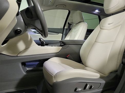 Used 2021 Cadillac XT5 Premium Luxury image 10
