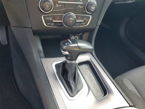 Used 2022 Dodge Charger SXT image 22