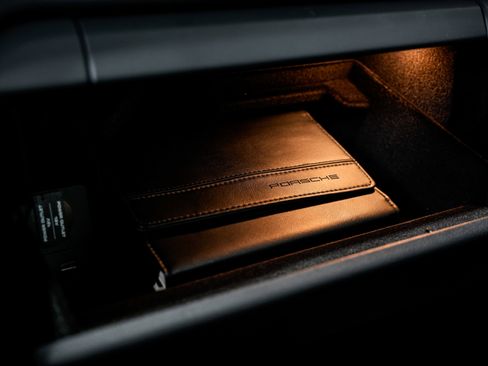Used 2014 Porsche 911 Carrera 4S image 17