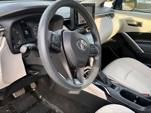 Used 2023 Toyota Corolla Cross L image 17