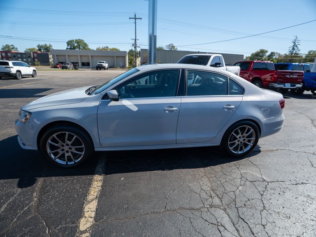 Used 2017 Volkswagen Jetta S w/ Jetta S Cold Weather Package FWD image 4