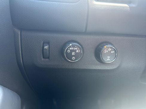 Used 2015 Chevrolet Colorado LT w/ LT Convenience Package AWD/4WD image 16