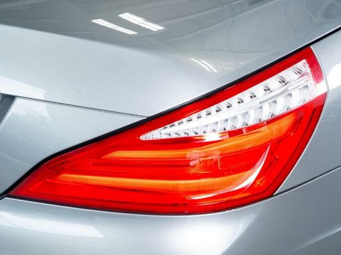 Used 2014 Mercedes-Benz SL 550 image 14