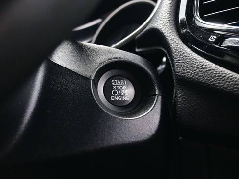 Used 2021 Jeep Compass Latitude FWD image 24