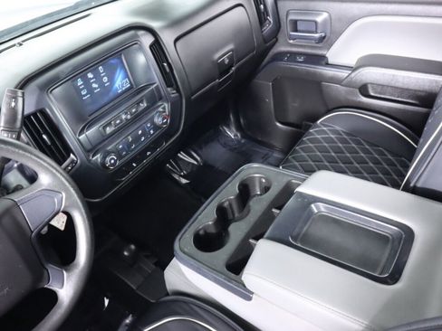 Used 2018 Chevrolet Silverado 1500 Custom w/ Custom Convenience Package AWD/4WD image 27