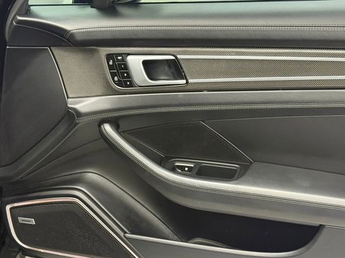 Used 2019 Porsche Panamera Turbo image 28
