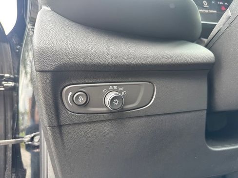 Used 2023 Buick Envision Essence AWD/4WD image 31