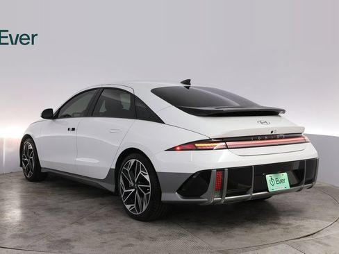 Used 2025 Hyundai Ioniq 6 SEL RWD image 17