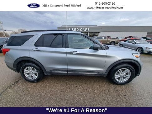 Certified 2022 Ford Explorer XLT w/ Equipment Group 202A image 6