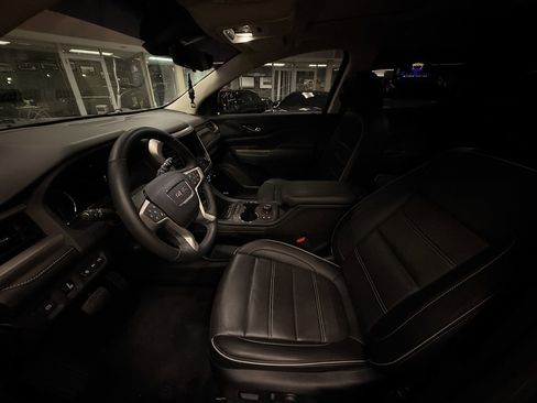 Used 2023 GMC Acadia Denali w/ Denali Technology Package image 24