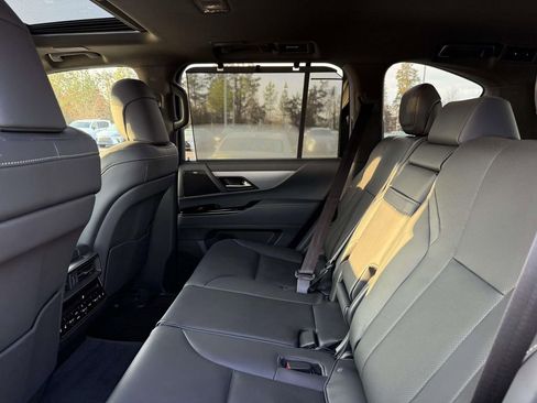 Used 2024 Lexus LX 600 F Sport image 17
