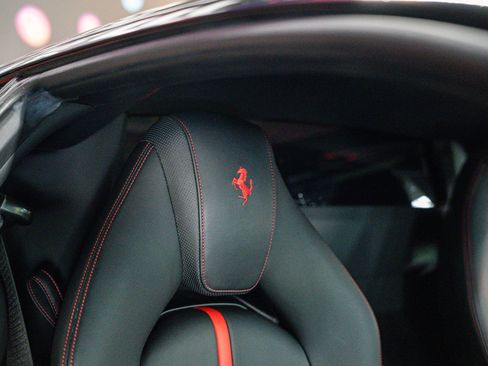 Used 2021 Ferrari F8 Tributo RWD image 10