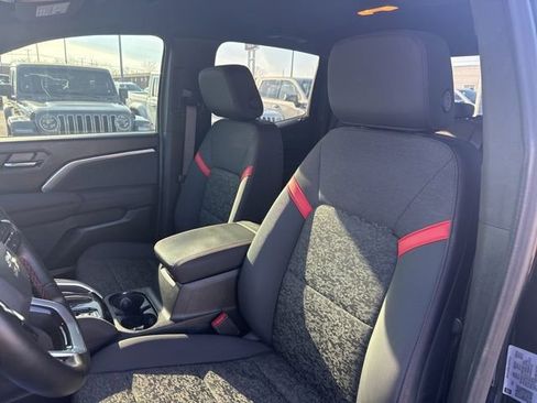 Used 2024 Chevrolet Colorado Z71 w/ Z71 Convenience Package 2 image 14