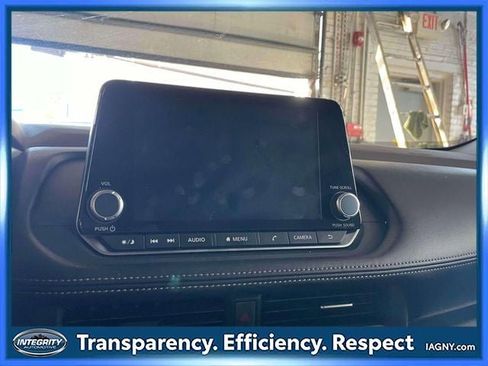 Used 2023 Nissan Rogue SV w/ SV Premium B Package image 26