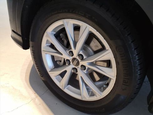 Certified 2025 Audi Q3 2.0T Premium w/ Convenience Package image 7