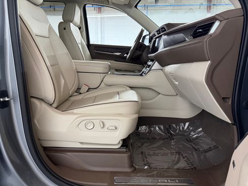 Used 2023 GMC Yukon Denali RWD image 50