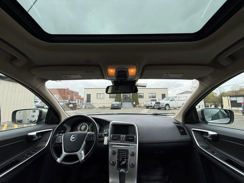 Used 2012 Volvo XC60 T6 AWD/4WD image 12
